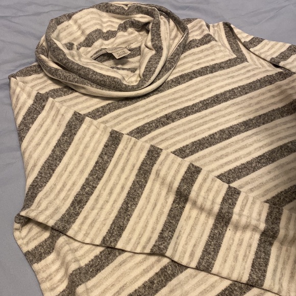 Womens Van Heusen sweater, size XL, off white and grey striped - Picture 2 of 3